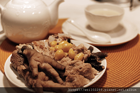 預約才吃得到，台北正宗粵菜必吃｜念。家廚｜在台北吃到道地香港無菜單私房菜推薦（東門站美食｜私人包場:套餐:精緻粵菜:台北外帶年菜:承辦外燴:團體聚餐:小型尾牙)16.png