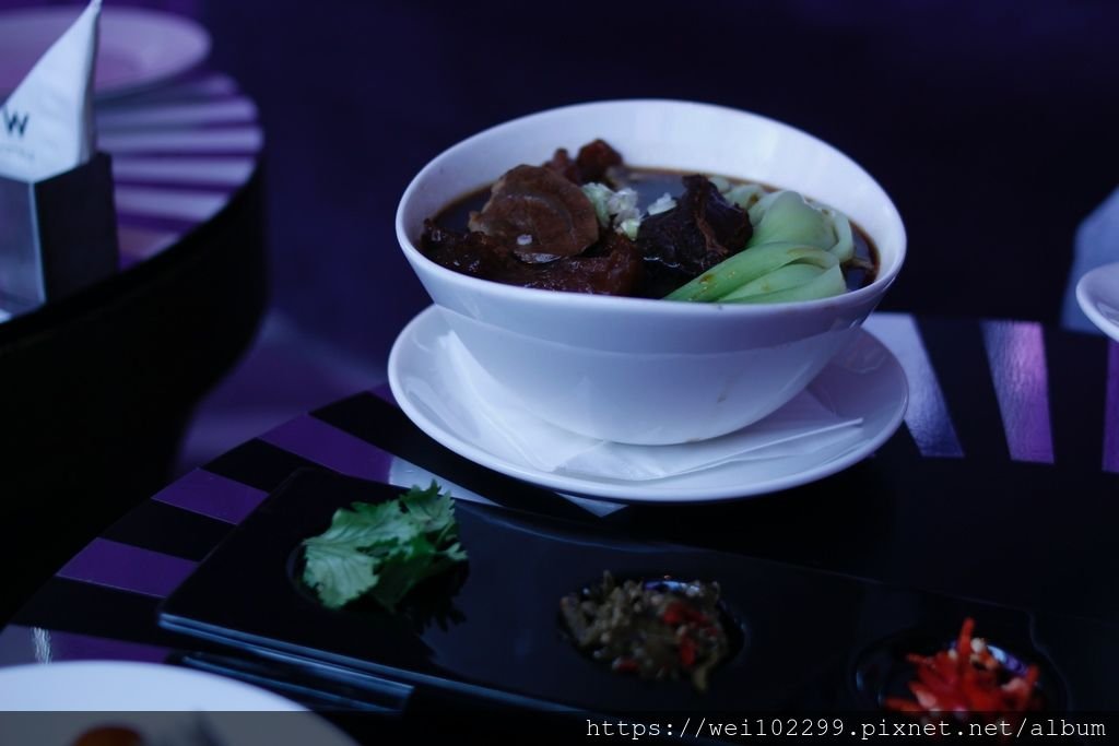 W Hotel Yen Bar 31樓高樓景觀101的雙人午茶2020套餐菜單、價格與食記（咖啡茶點喝到飽）台北貴婦必吃高檔台北午茶推薦77.JPG