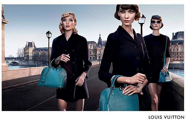 Louis-Vuitton-Epi-Alma-Cyan-Chic-in-Paris-Glamour-Glutton