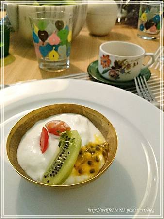 00078-19《拋夫棄子之人妻Brunch-屋頂上的貓私廚》.JPG