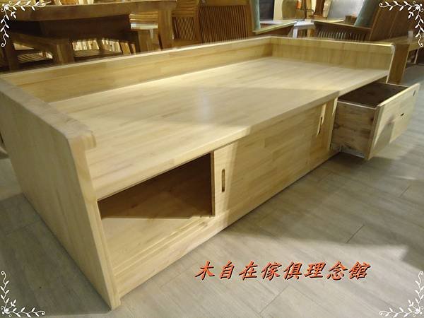 紐松椅床5.JPG