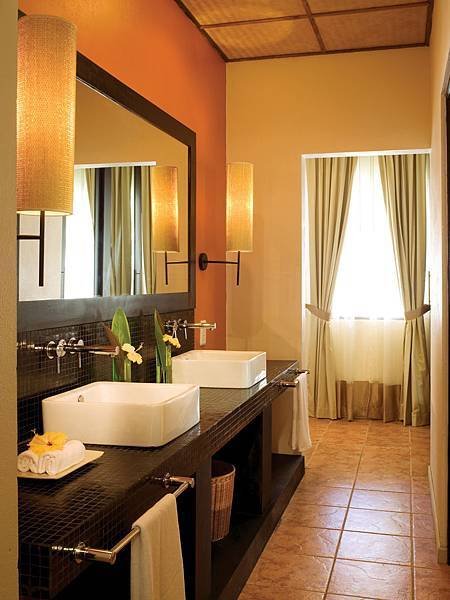 27798498-H1-ANVE_GuestRoom_DeluxeBeachFrontVilla_BathRoom.jpg