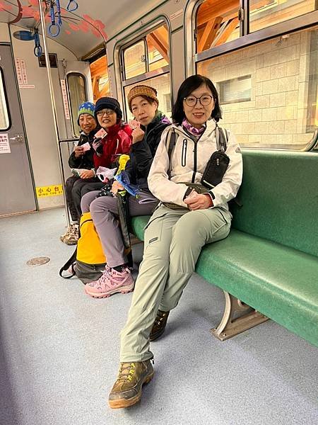 LINE_ALBUM_202311大塔山小百岳+眠月線前段_230103_1.jpg