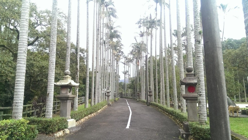 淡水神社石燈籠-1.jpg