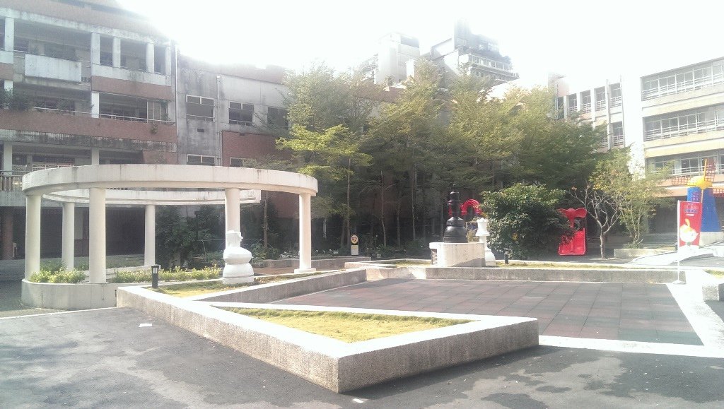 福星國小-校園2.jpg