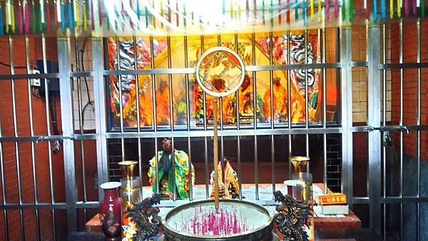 添福宮5-左側陪祀顯應祖師.jpg