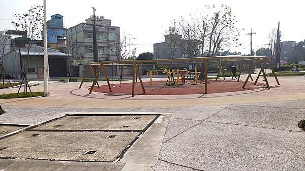 西陂埤塘生態公園-9公園健身設施.jpg