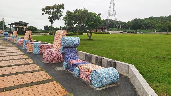 16虎頭山環保公園-特色休閑座椅.jpg