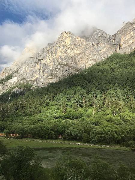 2019年四川之旅（稻城亞丁）第7天洛戎牛場、央邁勇神山、牛