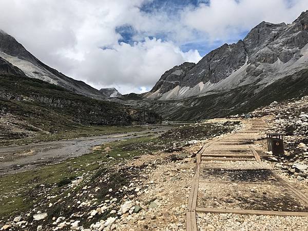 2019年四川之旅（稻城亞丁）第7天洛戎牛場、央邁勇神山、牛