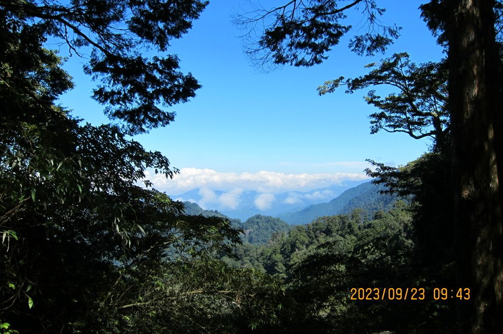 台中大雪山林道烏石坑山、2432峰及船型山