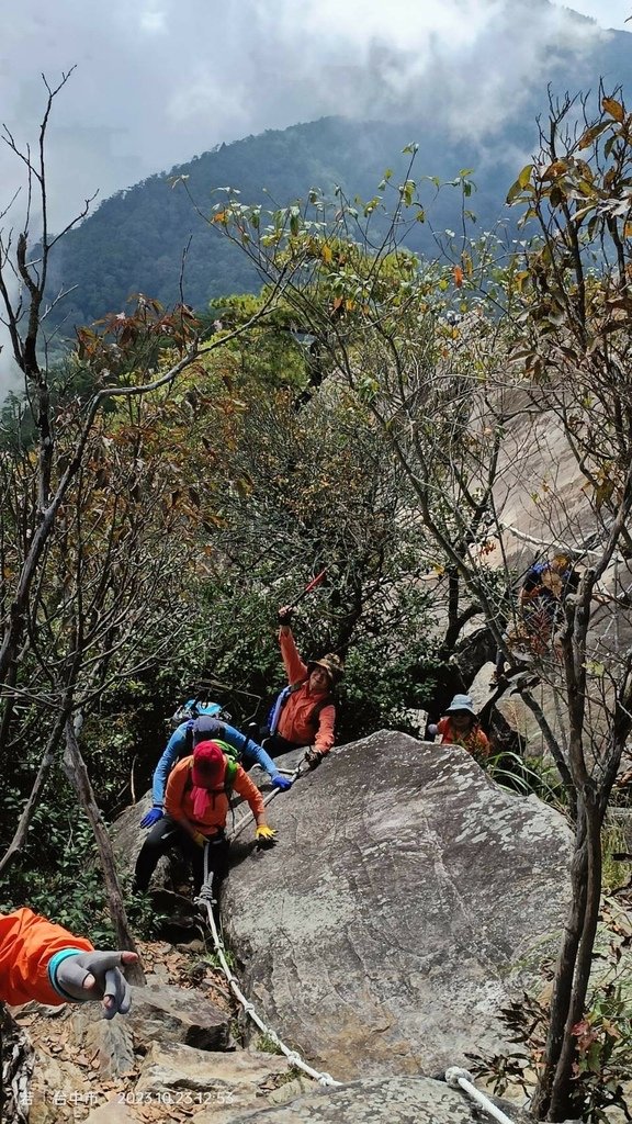 LINE_ALBUM_2023／10／23鳶嘴山_231024_3.jpg