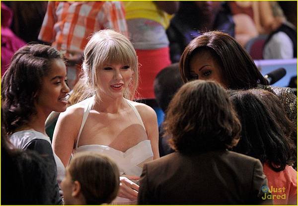 taylor-swift-kids-choice-awards-02