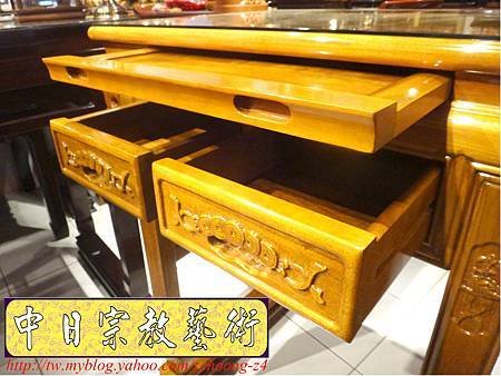 M9607.精雕神桌樣式~柚木元寶佛桌製作 2尺9單上桌.JPG