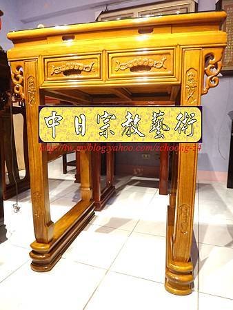 M9618.精雕神桌樣式~柚木元寶佛桌製作 2尺9單上桌.JPG
