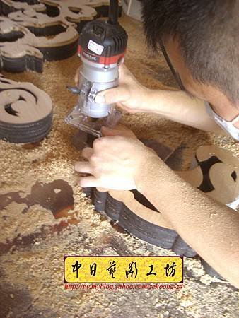 I3211.鋼琴造型雕刻製作 實木材質雷射雕刻切割.JPG