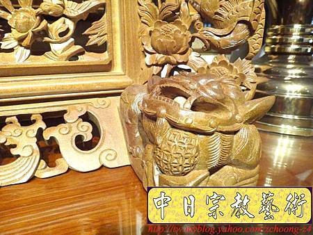 E6812.客家大牌雕刻 雙獅祖先牌位雕刻 肖楠木公媽牌製作.JPG