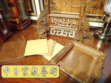 E6821.客家大牌雕刻 雙獅祖先牌位雕刻 肖楠木公媽牌製作.JPG