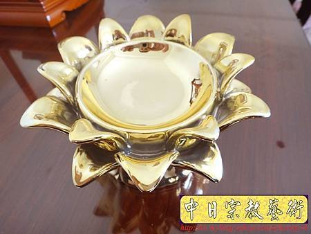F3306.蓮花陶瓷燭台.JPG