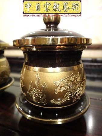 F4404.高級神桌銅器~雙色雙龍杯 黑檀鋸花片供水桌.JPG