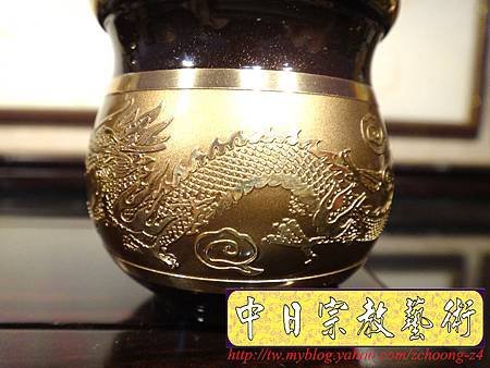 F4409.高級神桌銅器~雙色雙龍杯 黑檀鋸花片供水桌.JPG