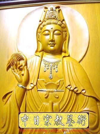 G2612.神桌神明彩設計~浮雕觀世音菩薩像 福祿壽木雕聯.JPG