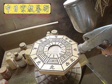 I3808.八卦-實木雷射雕刻製作(陰刻版).JPG