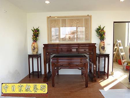 N21005.5尺8漢式神桌 紫檀色系佛桌樣式 神桌花架 觀自在神聯 木雕佛聯 佛堂設計精選.JPG