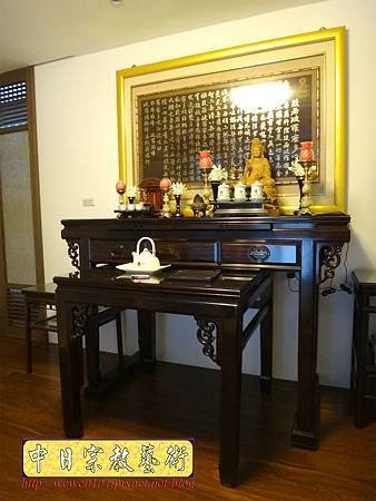 N25102.五尺一黑檀木神桌 心經木雕金箔神聯佛聯.JPG