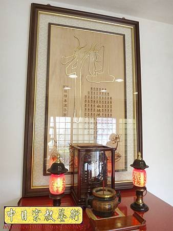 N25707.神桌與公媽桌分開的神明廳 五尺一佛桌搭二尺七祖先桌.JPG