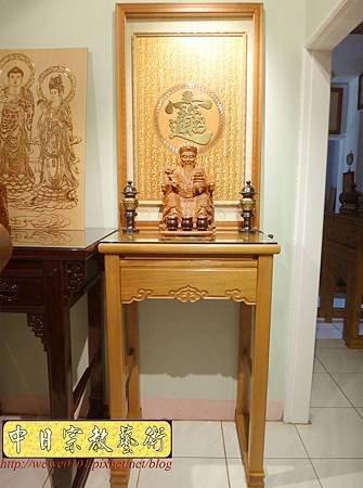 N27001.公司工廠拜土地公方案 小尺寸神桌 招財進寶木雕土地公聯.JPG