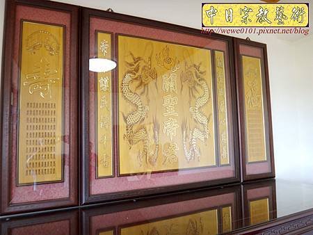 N27709.七尺神桌 桶型佛桌 雙龍雕刻關聖帝君木雕神聯 百福百壽雕刻.JPG