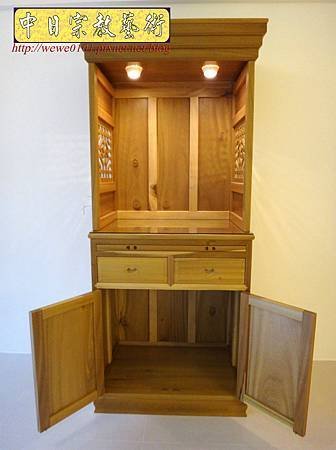 M15310.現代神櫥設計 佛櫥製作 實木2尺9公媽櫥.JPG