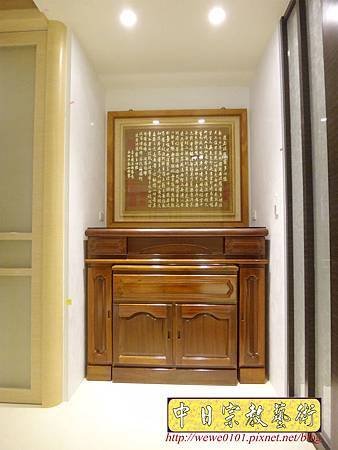 N29201.現代佛堂 4尺2櫃型神桌 箱櫃式佛桌 心經木雕金箔佛聯.JPG