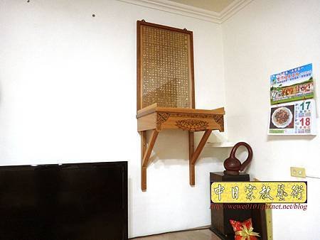 E11124壁掛式小型祖先桌配金字百孝經.jpg
