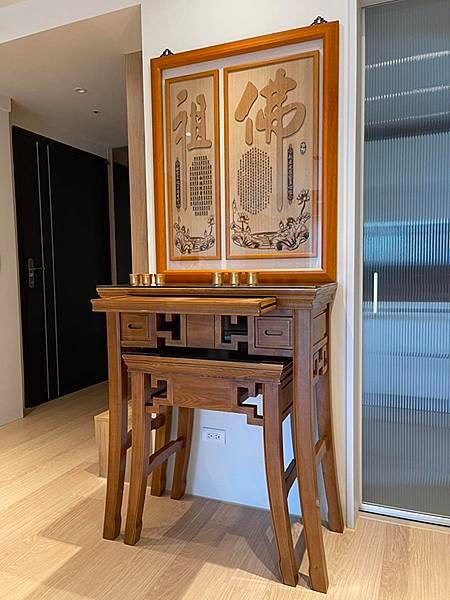 實木2尺9小型神桌#彎腳型原木佛桌佛祖實木雕刻背景聯對N37101.jpg