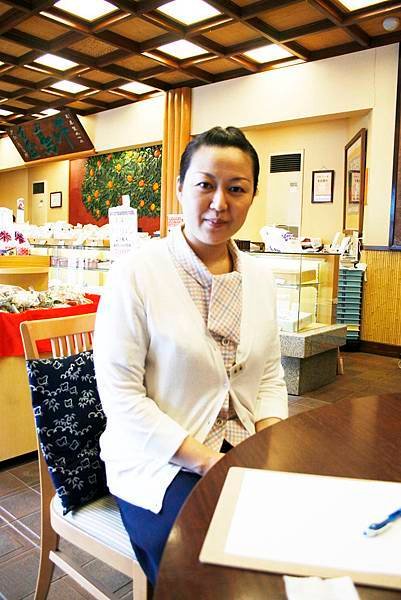 店長新原小姐