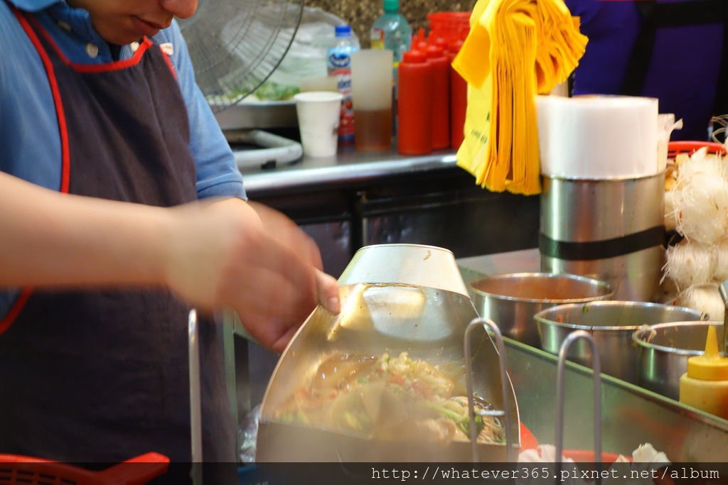 食 | 台北台電大樓站 師大夜市 : 大台北滷味、許記生煎包