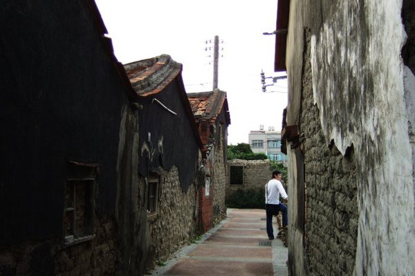 房裡後巷。都是土埆厝