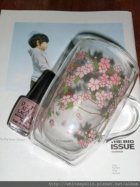 日本starbucks 2011櫻花杯+opi f16