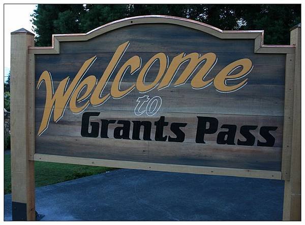 Welcome Grants Pass.jpg