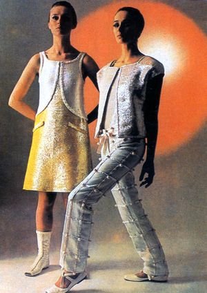 Andre_Courreges-_mini-robe_et_ensemble_pantalon_-_1968-c0ade