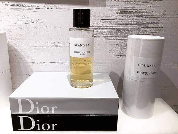 【Christian Dior】Grand Bal (舞宴茉莉)1.jpg