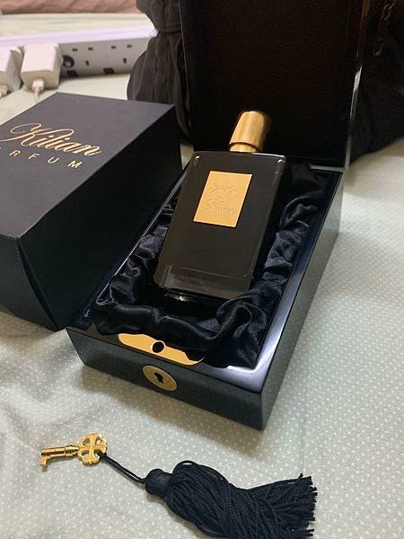 【By Kilian】Gold Oud (金烏木)3.jpg