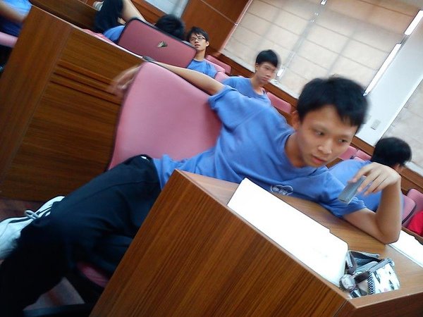 邱鴻儒 -不太好直接打出來的....jpg