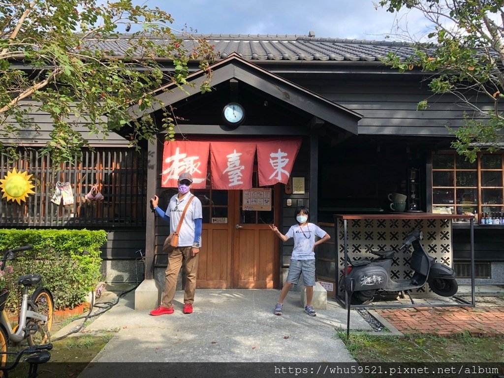 07-2021.8.3台東鐵花村7.JPG