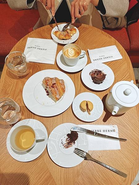 超有水準咖啡廳 PIERRE HERME&apos; CAFE