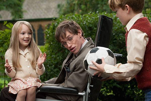 Eddie-Redmayne-in-The-Theory-of-Everything_article_story_large.jpg