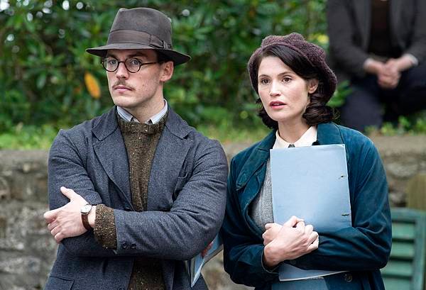 their-finest-sam-claflin-gemma-arterton-01.jpg