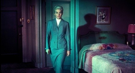 judy-devient-madeleine-kim-novak-vertigo-hitchcock-sueurs-froides-vert-apparition-vertigo-1756470417.jpg